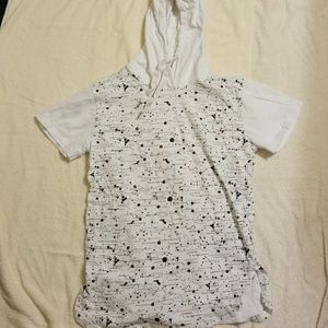 Men's short sleeve with hood